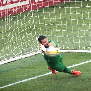 265K views · 10K reactions | Alisson Becker... 駱 | AS Roma | Facebook