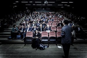 5 Wireless Microphones With Secure Encrypted Transmission (Handheld, Headset, & Lavalier) - Perform Wireless