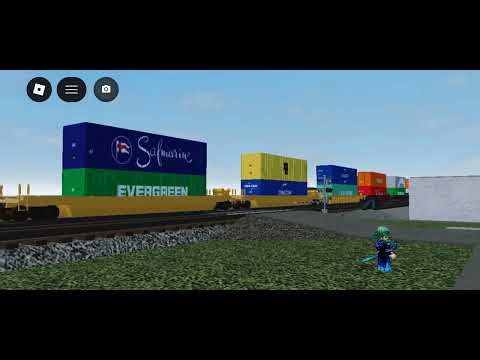 UP X3985 pulls an IM train at Ferndale