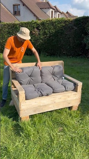 Pallet wood sofa 🪚