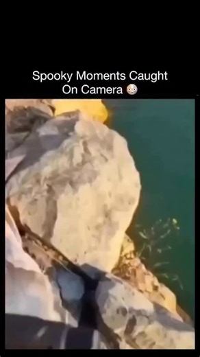 @justscaryvids on Instagram: "Just @justscaryvids 🫣 The 8 Largest Slums in Brazil Rocinha (Rio de Janeiro) Considered the largest and most famous slum in Brazil, with over 100,000 inhabitants. Located in the southern part of Rio de Janeiro, it is known for both its density and its strong cultural identity. Complexo do Alemão (Rio de Janeiro) Not a single neighborhood, but rather a collection of several low-income communities. It has a population of over 70,000 and is one of the most emblematic