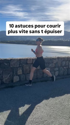Marion 🦈 on Instagram: "1 - L’endurance fondamentale, la base Cours à une allure où tu peux parler sans être essoufflé. • 65-75 % FCM / 60-70 % VMA C’est là que tu construis ton cardio sans fatigue nerveuse. 2 - 80/20 : lent > rapide 80% facile, 20% intense maximum. Trop de coureurs font l’inverse... et stagnent. • Le lent permet d’encaisser le rapide. 3 - Fractionné : court et maîtrisé Le fractionné améliore la VMA, mais fatigue vite. - 30/30 ou 45/30 = efficace et moins traumatisant 1 séance