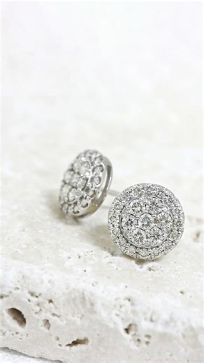 オーブジュエリー楽天市場店 on Instagram: "シンプルなパヴェピアス✨ まん丸ディティールが優しく女性らしい印象を作る ダイヤモンドピアス パヴェのようにダイヤを敷き詰めて、 耳元でキラキラと心地よい輝きを放ちます 直径約8mmございますので、 耳にしていただくと大ぶりで存在感もございます ◾️ダイヤモンドトータル:0.5ct(0.25ct×2) ◾️Pt900 / K18YG / K18PG / K18WG 【商品番号:op-0180】 🛍️楽天市場にて販売中！ ✅Instagramからも注文可能！ 📩お問い合わせはメールまたはDMにて ━━━━━━━━━━━━━━━ 【 orb jewelry - オーブジュエリー 】 ━━━━━━━━━━━━━━━ 1996年創業.山梨県甲府市にてデザイン開発から 製造まですべてをこなすジュエリー製作会社 私たちがお届けするのは、個性際立つ ファンシーカットダイヤモンドのジュエリーです💎 ▫️バゲットカット ▫️ペアシェイプカット ▫️プリンセスカット ▫️マーキスカット ▫️オーバルカット など、一般的なラウンドカットとは一線