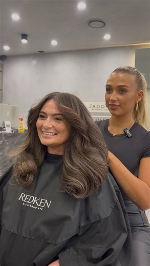 Haus of Vakai on Instagram: "OVER THE MAINTENANCE?… BUT NOT QUITE READY TO BE GREY? KEEP WATCHING!! X Today we went in and created a colour for my beautiful client that was going to be an easier maintenance for her without fully being a light and bright and grey. Grey blending is trending and I love it but sometimes we think that is our only option, let me show you otherwise XX Let me know what you guys think of this transformation! Full transformation by Senior Artist Grace 🤍 Using my favs @re