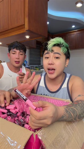 Long lasting lip tint.