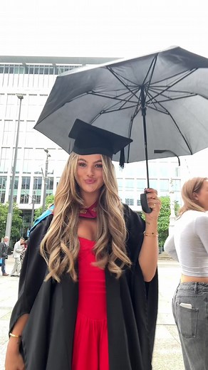 MMU Graduation Vlog Highlights: Bouncy Blow Dry, Outfit Drama & Embracing Graduation