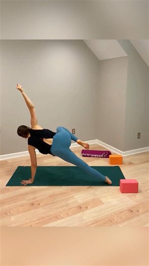 How is this for a lunge flow sequence? This would be a great way to warm up the lower body (especially the hamstrings) and work the upper body - and all within the context of a dynamic flow. Start in a lunge with your hands on yoga blocks or the floor. Shift your hips back and bring your front leg toward straight for a hamstring stretch. Then bend into your front knee, set your back knee lightly on the floor, and circle your same-side arm up and back behind you, bringing that fist to the heel of