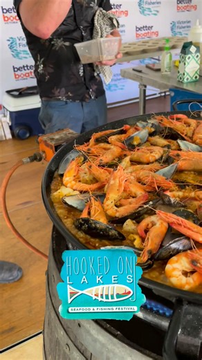 Hooked on Lakes 2026 is a full-day celebration of fresh seafood. Expect oysters shucked at their best, local prawns, and a lineup of iconic Victorian species including flathead, gummy shark, squid, school whiting, ling, dory, blue grenadier and orange roughy. Across the foreshore, seafood takes centre stage. Watch skilled hands fillet the day’s catch, learn how to cook it simply and properly, and sample Victorian-grown seafood that shows off the quality of East Gippsland waters. Take a LEFCOL to