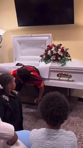 808K views · 1.5K reactions | The last dance at the funeral #whomanyo | Manyo Robinson | Facebook