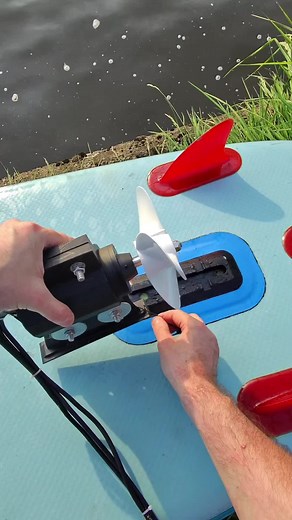 Unleash the Thrills with the Flipsky Electric Motor Paddleboard