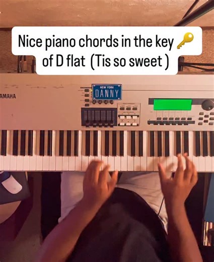 Nice simple piano chords in the key of D flat ( Tis so sweet ) #piano #pianocover #pianolessons #pianochords #pianotutorial | Daniel Duncan