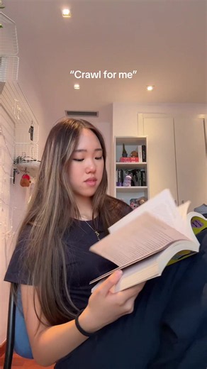 (THIS HAS NOTHING TO DO WITH BETTER THAN THE MOVIES‼️‼️ I just needed a book for the video so I used the first one I could reach) #booktok #romancebooklover #romantasy #reader #bookquotes