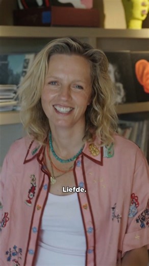 "Pak de popcorn er maar bij, het wordt juicy!" 👀 B&B Vol Liefde: Hoe Is Het Nu Met? is te zien op 11 juli. #BenBVolLiefde #BBVL #WinterVolLiefde #RealityTV In B&B Vol Liefde gaan B&B-eigenaren op zoek naar de liefde van hun leven. Welke Nederlandse partner durft over de grens te kijken en maakt het avontuur van deze eigenaren compleet? Vanaf 14 juli kan je genieten van een zomer vol ongemakkelijke, grappige maar vooral romantische momenten in B&B Vol Liefde seizoen 5. | RTL