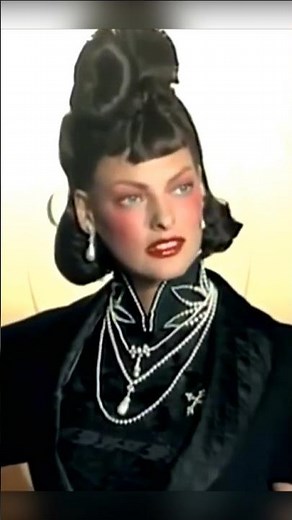 DIOR & LINDA EVANGELISTA ✨ Fall/Winter 1997 — Paris Runway Moment