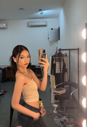 Experience a Day in the Life of Selina Kyle