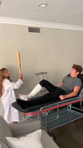 when your card declines at the doctor.. hahah | Lexi Rivera