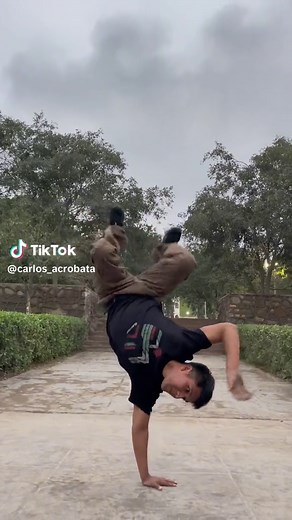 In the park 🍀 Tutorial?💥 #fyp #parati #breaking #freestyler #viral #breakdance
