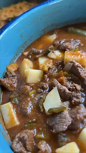 Carne con Papas. Carne Guisada. Beef and Potatoes. Complete step by step printable recipe available on the link in the comments. ENJOY! | La Piña En La Cocina