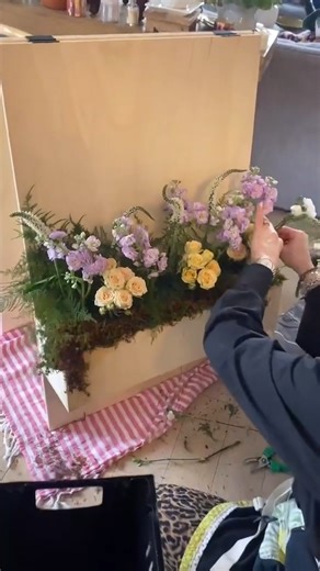 1.7K views · 3 comments | The moment we've all been waiting for... Behind the scenes on how to create a ICONIC fresh flower sign! ✨ #flowers #wedding #DIY #fyp #DIYweddingflowers #foryoupage #DIYflowers | FiftyFlowers | Facebook