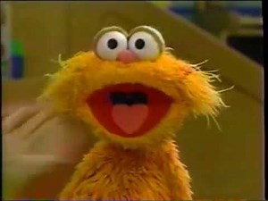 Sesame Street (#3739): Zoe Pretends to Be Like Gina