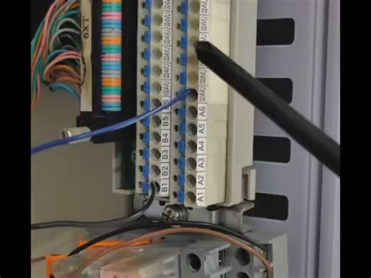 安川机器人DX200控制柜接线