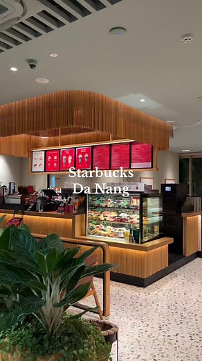 Starbucks Đà Nẵng: Chi Nhánh Mới, Giá Cả và Món Ngon