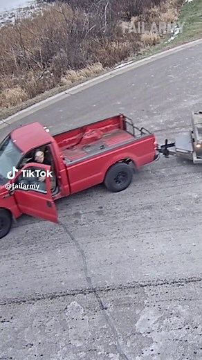 Epic Towing Fail Caught on Camera