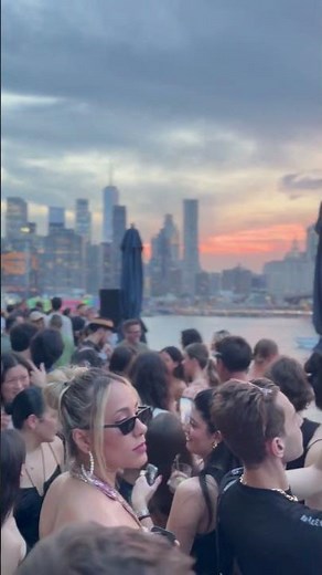 Sunset Deep House Vibes🌇 Chetana Rooftop Session at 1 Hotel Brooklyn Bridge