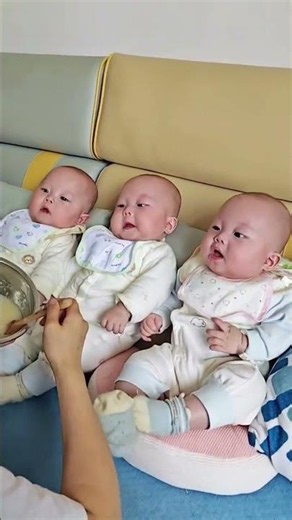 The Triplets Love Their Rice Cereal 😋💛 #baby #triplets #babyfeeding