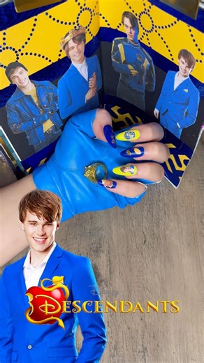 King Ben nails - Descendants 💙👑 #descendants #ben #didimention #mal #disneydescendants #nails