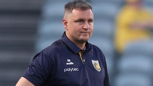 CEO backs interim coach amid Mariners ownership chaos