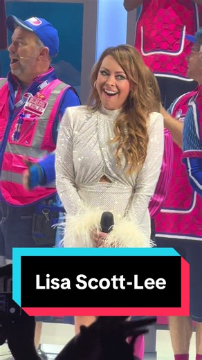 Lisa Scott-Lee Performs 'Stomp' with STEPS