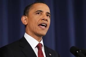Obama defends Libya action