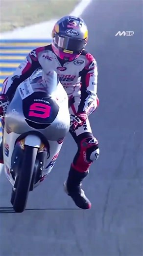 VEP9 memang juara dihati masyarakat Indonesia #vedaegapratama #motogp #moto3