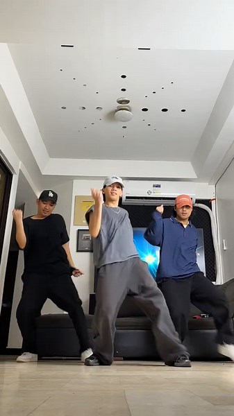 Boom Shaka Laka Dance Challenge: 2023 TikTok Trends