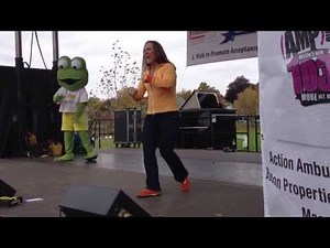 Rachel of Signing Time sings her Theme Song