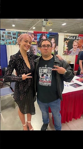 Meet and Greet with Alexis Knapp!!