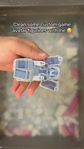 Cleaning Custom Roblox Avatar Figurines