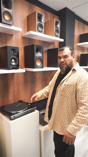 ¡Descubre todo lo que Audiolima tiene preparado para celebrar a los papás este Día del Padre! 🎉👨‍👧‍👦 Desde auriculares de alta fidelidad hasta sistemas de sonido envolvente, te mostramos las mejores opciones de regalos para sorprender a papá con la mejor calidad de audio. ¡Haz de este Día del Padre un momento inolvidable con los mejores regalos de Audiolima! 🎁💙 #Audiolima #diadelpadre #regalosparapapa #HiFiAudio #tecnología #altafidelidad #sonidopremium | Audiolima