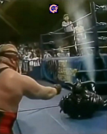 Vader destroys a jobber as the Super Heavyweight showcases his awesome power - Worldwide (11/91)