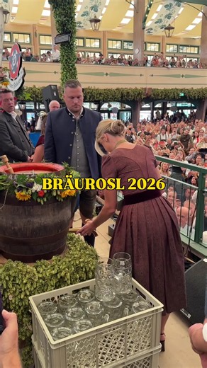 O‘ZAPFT IS! Bräurosl Wirtin Franziska Reichert mit nur drei Schlägen - auf eine friedliche Wiesn 💛