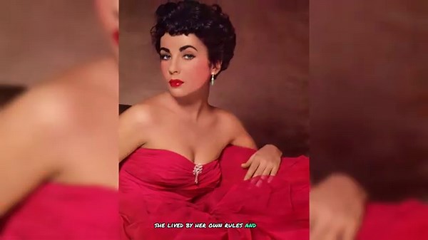 Elizabeth Taylor Wear Transparent Bikini In Public At Vacation? Look At Photos