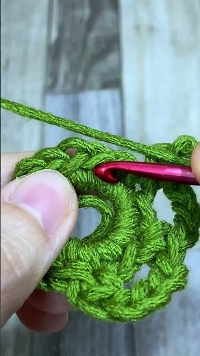 THIS SQUARE PATTERN IS PURE ELEGANCE #short #grannysquare