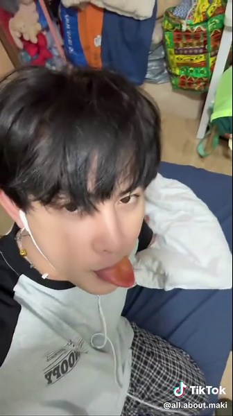 lmaoitskza. on TikTok