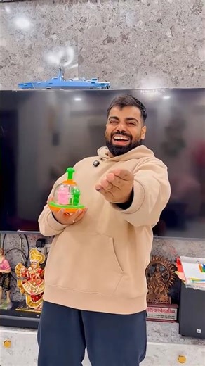 Toy Button vs Mom Face = Instant Change 😃😁😃