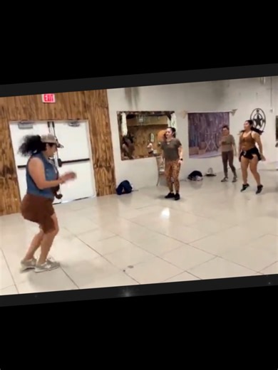 ¡Deja que la musica te mueva! #fitfuzion #htx #zumba