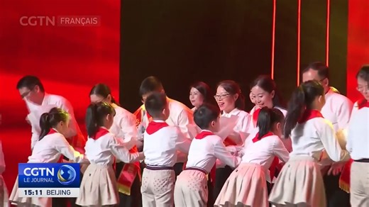 La Chine a mis en place le plus grand système éducatif du monde Au cours des dernières décennies, la Chine a surmonté les difficultés liées à ses ressources limitées pour mettre en place le système éducatif le plus vaste et le plus performant au monde. Les niveaux d'enseignement couvrent l'enseignement préscolaire, l'enseignement obligatoire, l'enseignement secondaire, l'enseignement supérieur, l'éducation des adultes et l'éducation spéciale. | CGTN Français