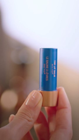 Augustinus Bader The Lip Balm – Luxury Nourishing & Hydrating Treatment Balm – Smooths, Softens & Restores Dry, Chapped Lips – Lightweight, Long-Lasting Moisture – 4 g / 0.14 oz