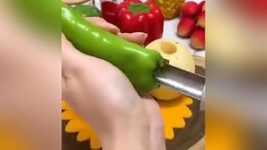 Apfelentkerner, 2026 Neu 2-in-1 Apfelausstecher Schäler, Apfelkernausstecher mit Handlichem Kunststoff Griff, Gadgets für Bäcker, Apfelstecher für Bratäpfel und zum Backen (Rot, 1PCS)