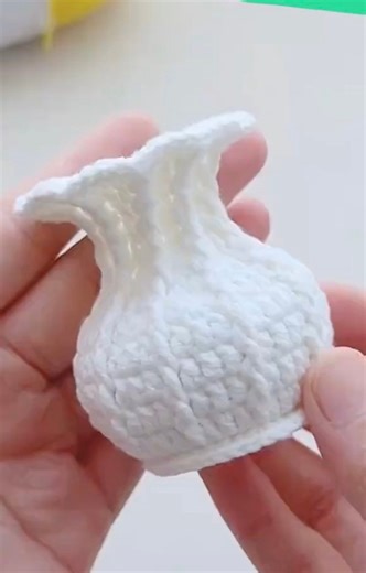 Looking for a quick and beginner-friendly crochet project? This mini crochet flower vase is perfect for desks, shelves, or handmade gifts. I’ll guide you through shaping the base and body using simple stitches. Watch the full video tutorial—link is in the comments section. #EasyCrochet #CrochetIdeas #CrochetBeginners #HandmadeWithLove #CrochetDecor | Knot So Hard